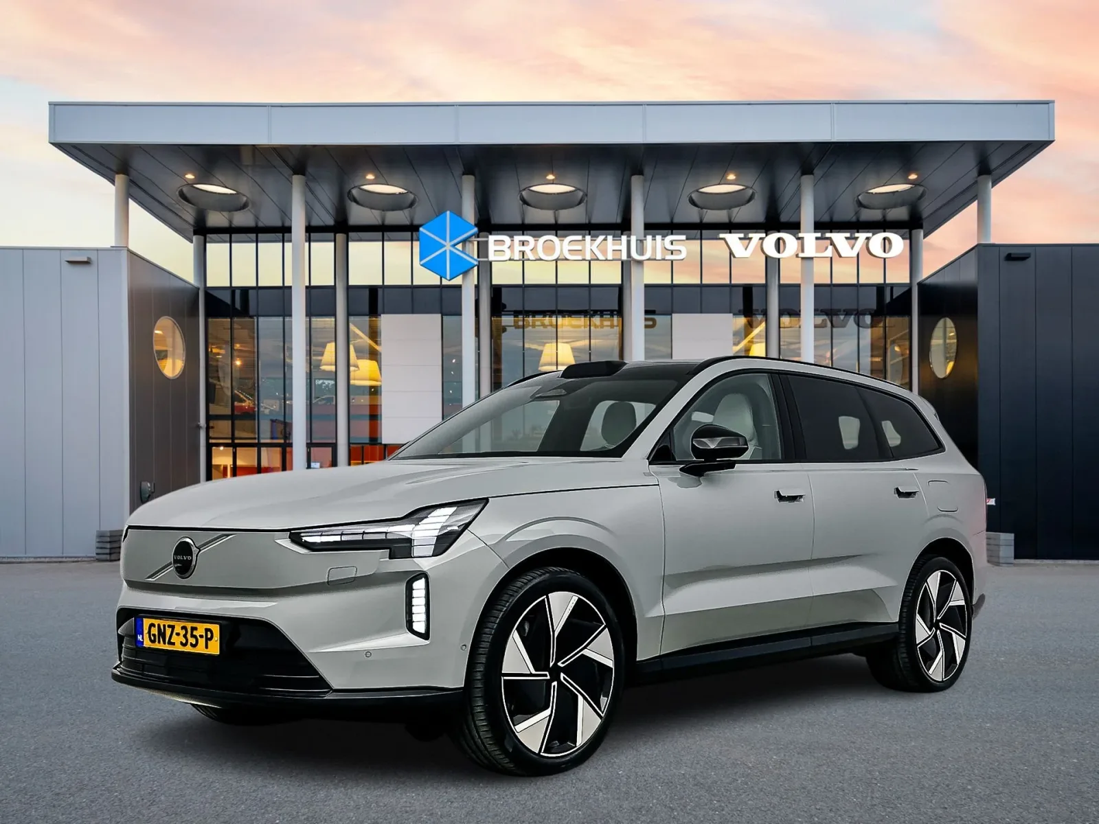 Volvo EX90 (2024) — foto 1