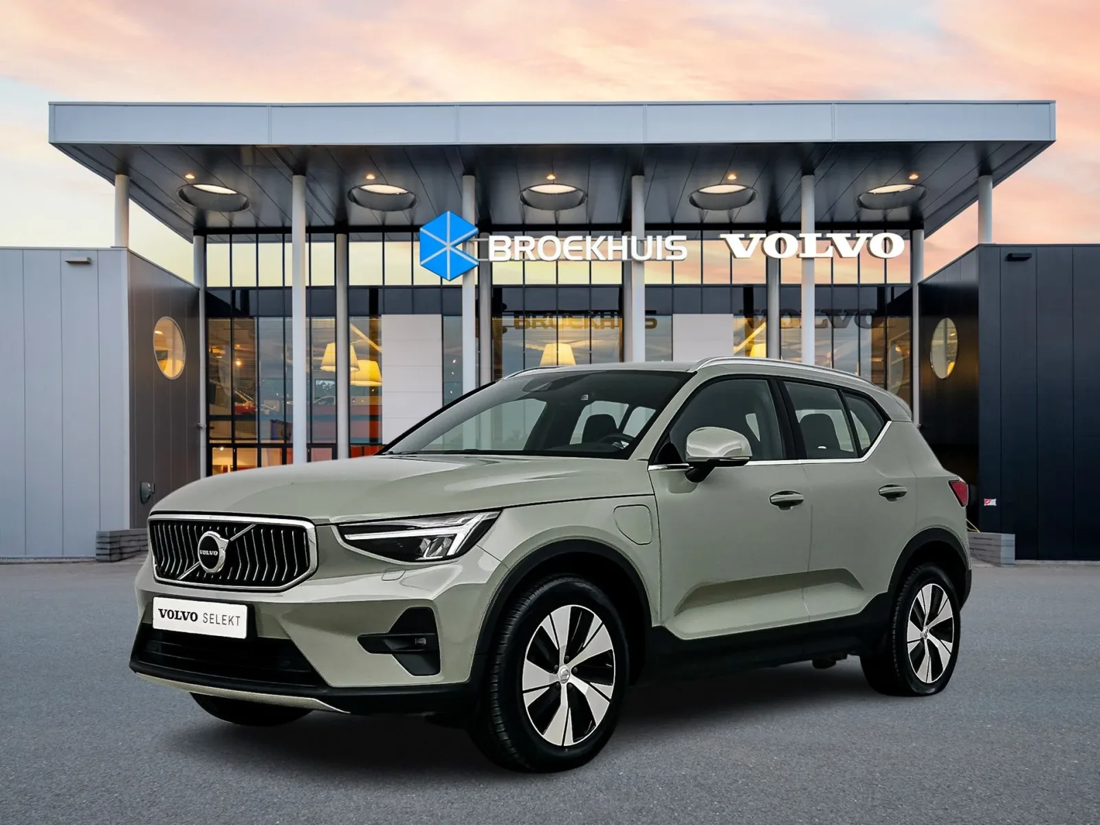 Volvo XC40 (2023) — foto 1