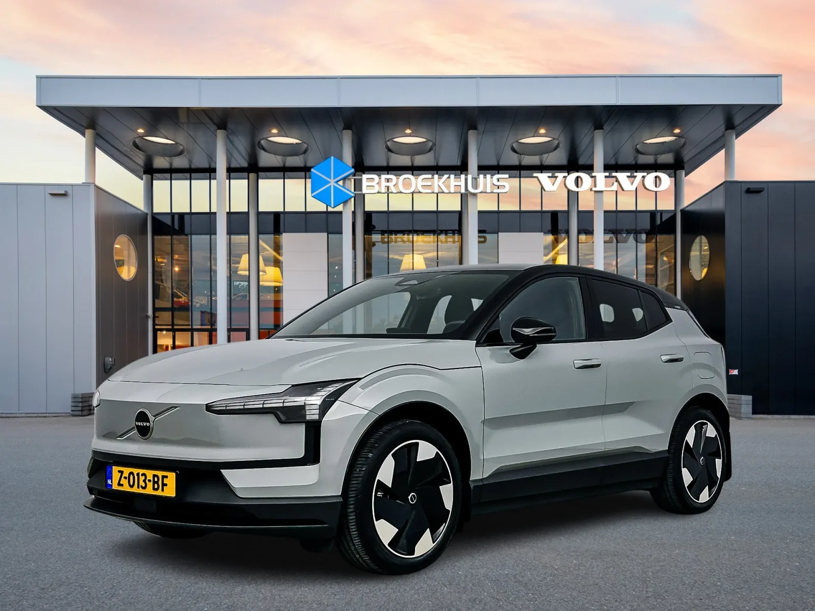 Volvo EX30 (2024) — foto 1