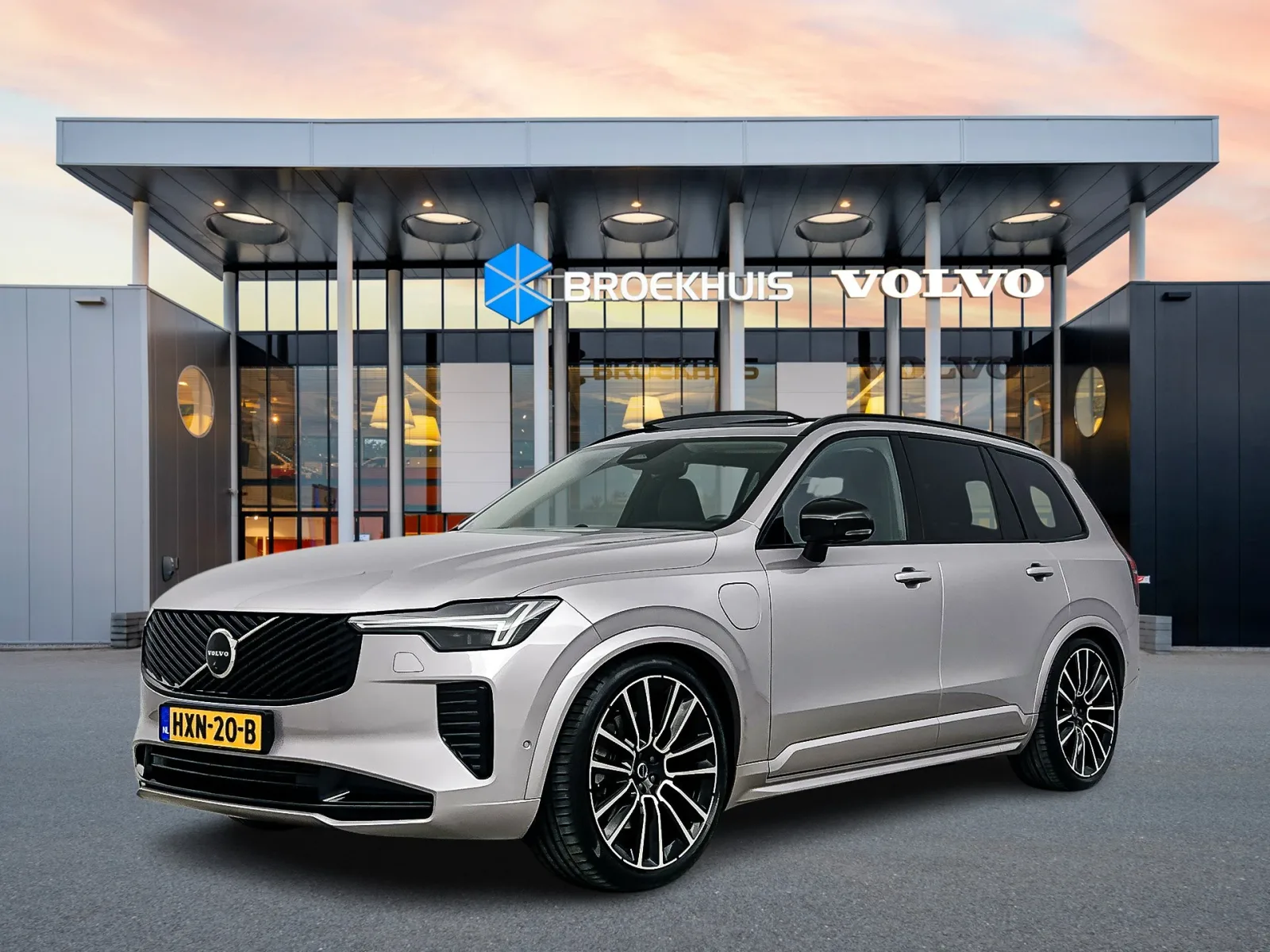 Volvo XC90 (2025) — foto 1