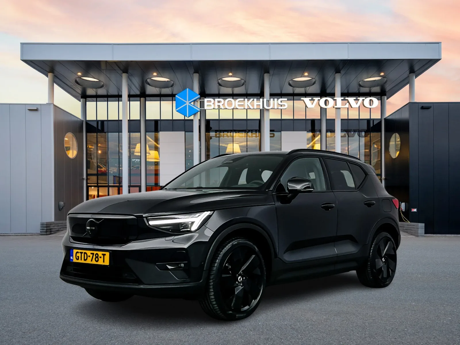 Volvo EX40 (2024) — foto 1