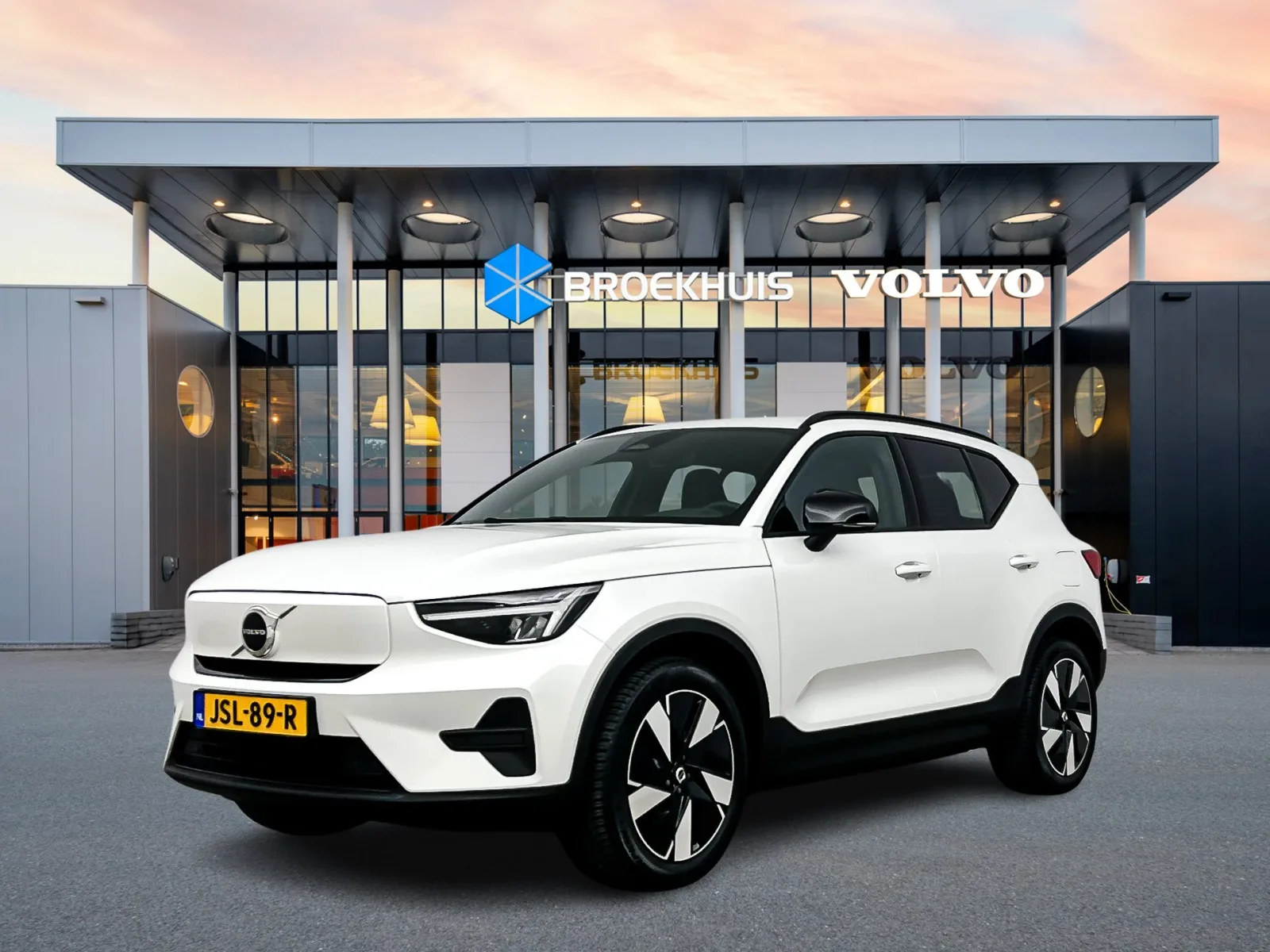 Volvo EX40 (2025) — foto 1