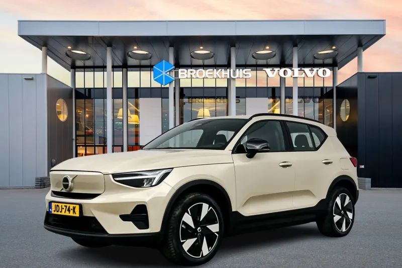 Volvo EX40 (2025)