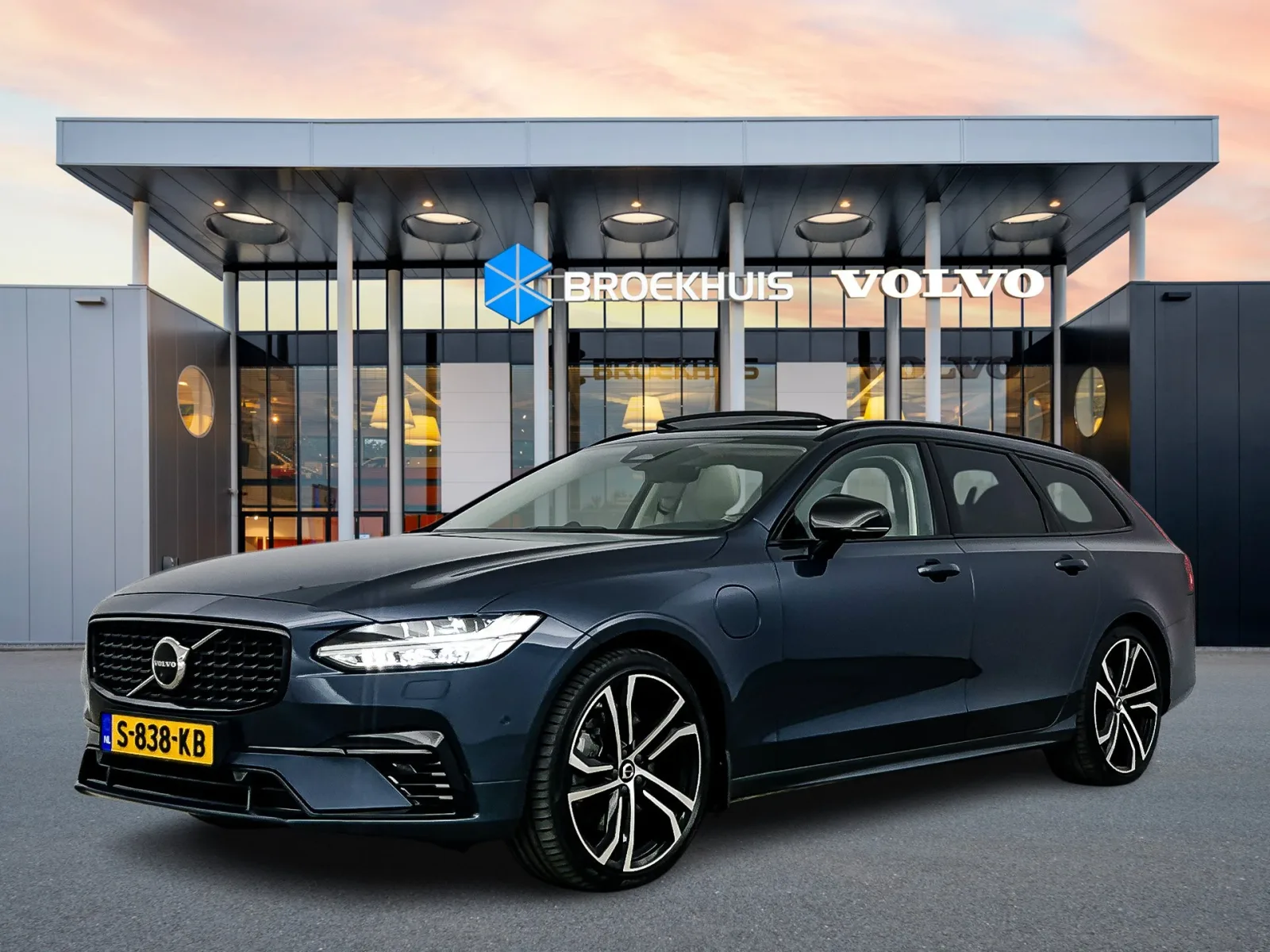 Volvo V90 (2023) — foto 1