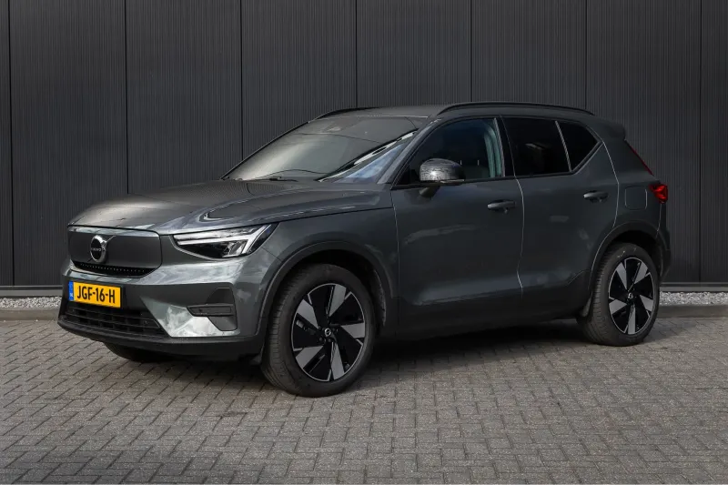 Volvo EX40 (2025)