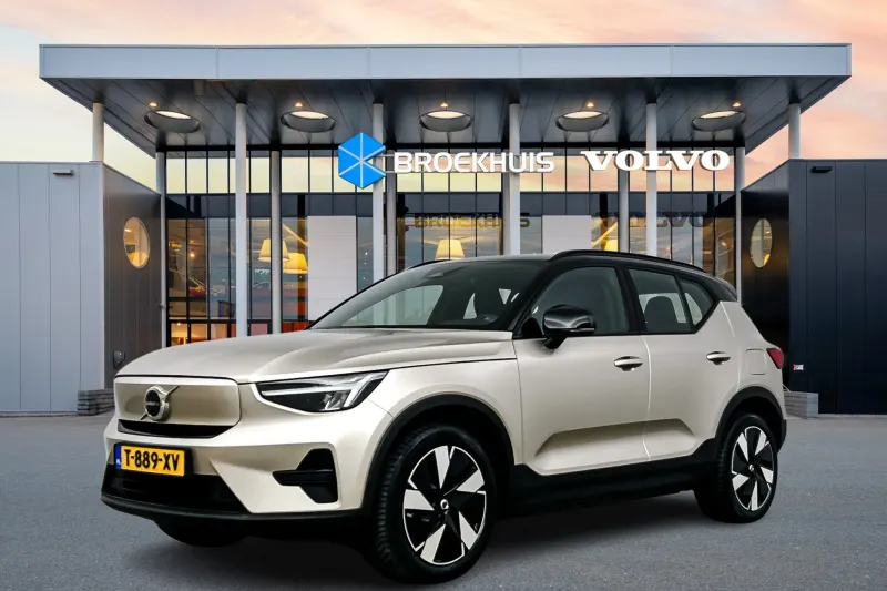 Volvo XC40 (2023)