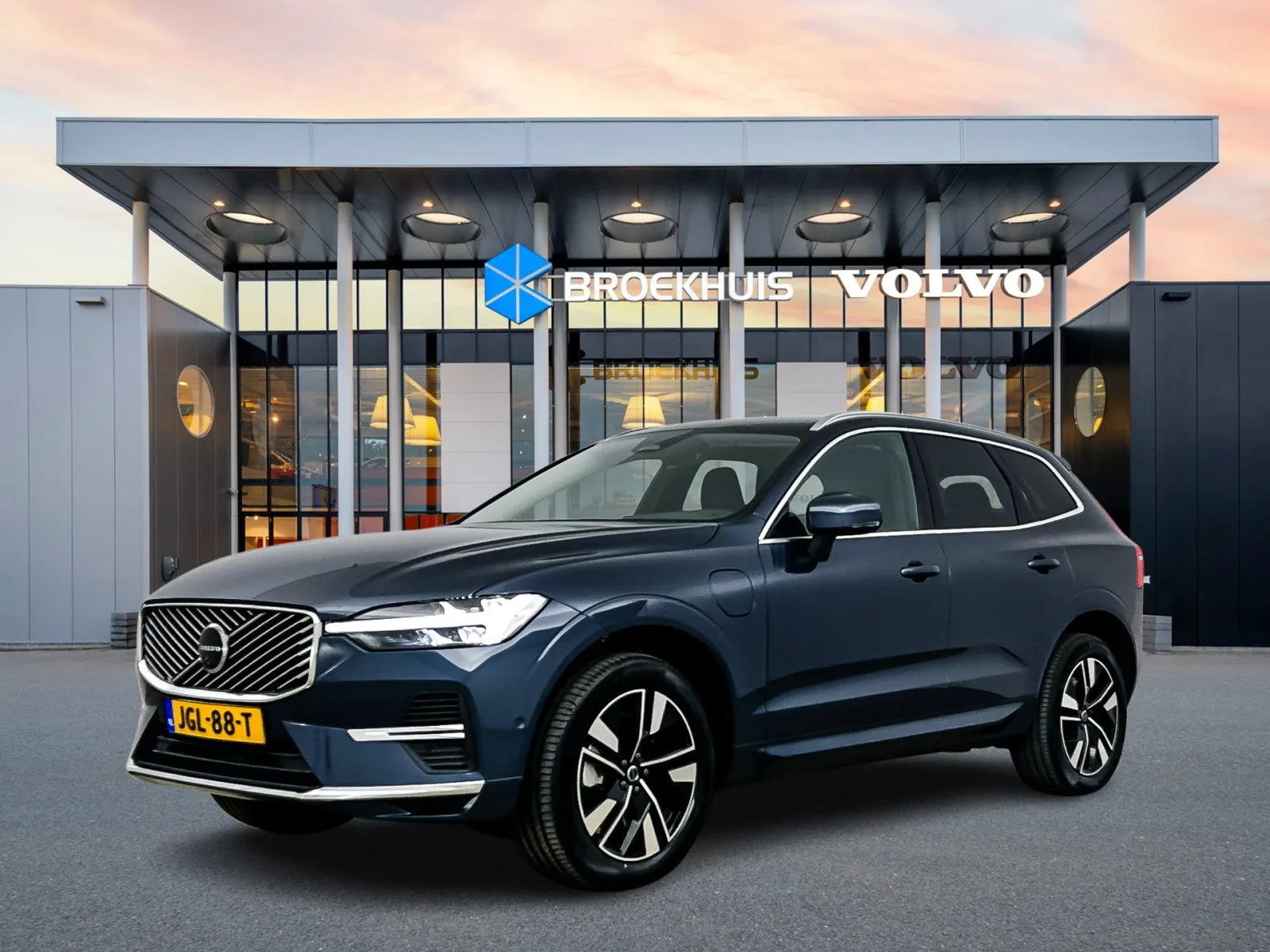 Volvo XC60 (2025) — foto 1