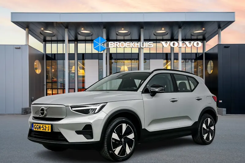 Volvo EX40 (2024)