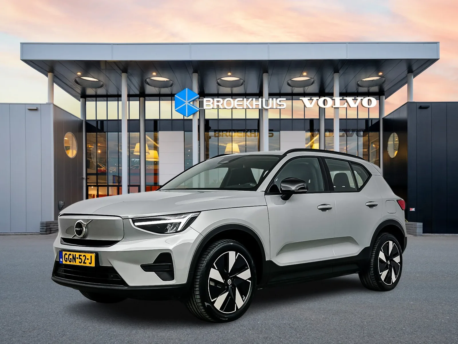 Volvo EX40 (2024) — foto 1