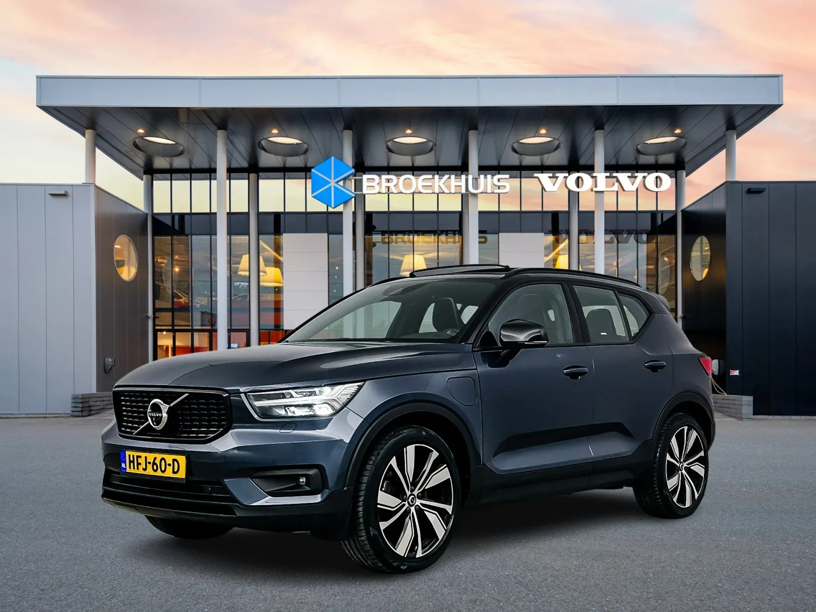 Volvo XC40 (2021) — foto 1