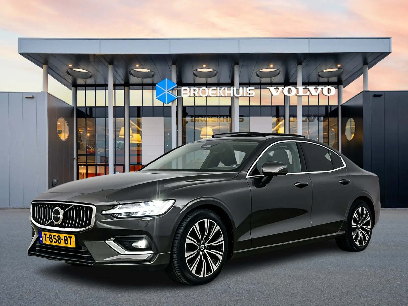 Volvo S60 (2023) — foto 1