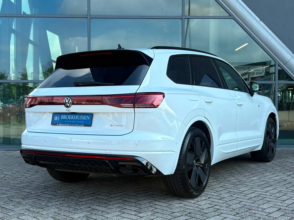 Volkswagen Touareg (2024) — foto 1
