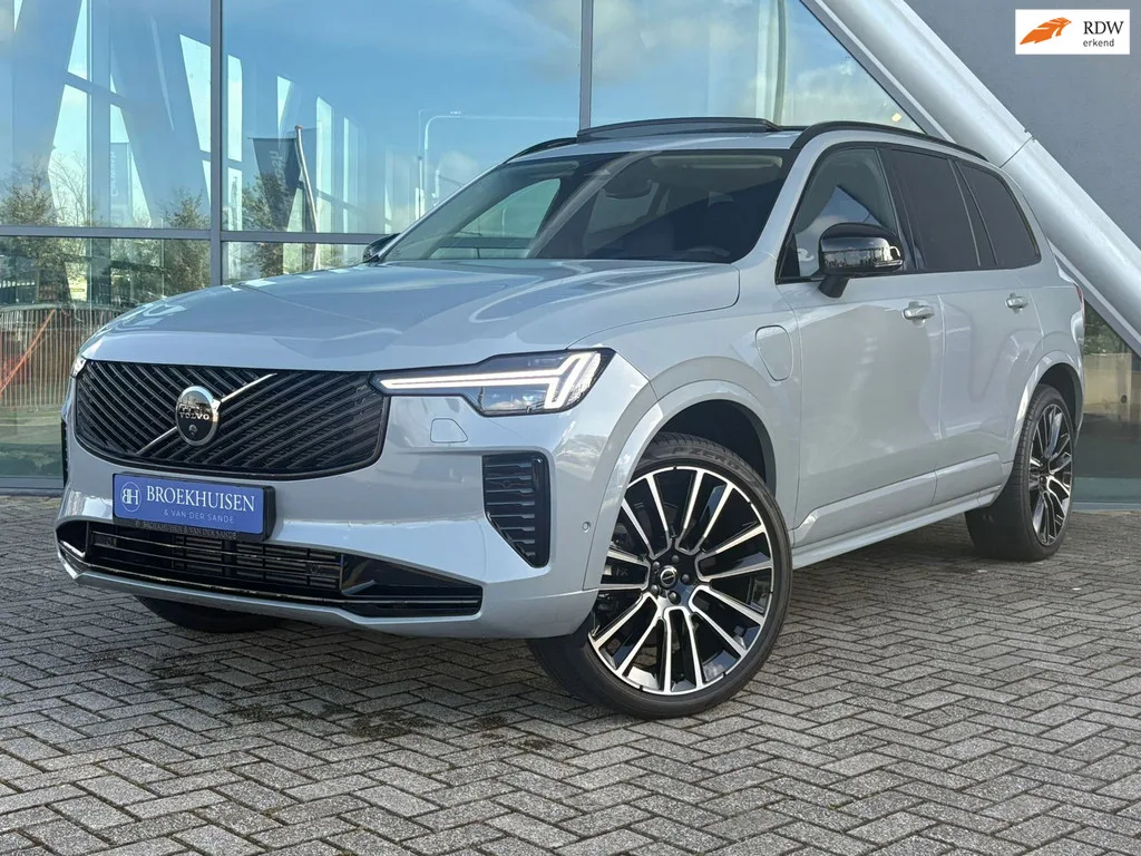 Volvo XC90 (2025) — foto 1