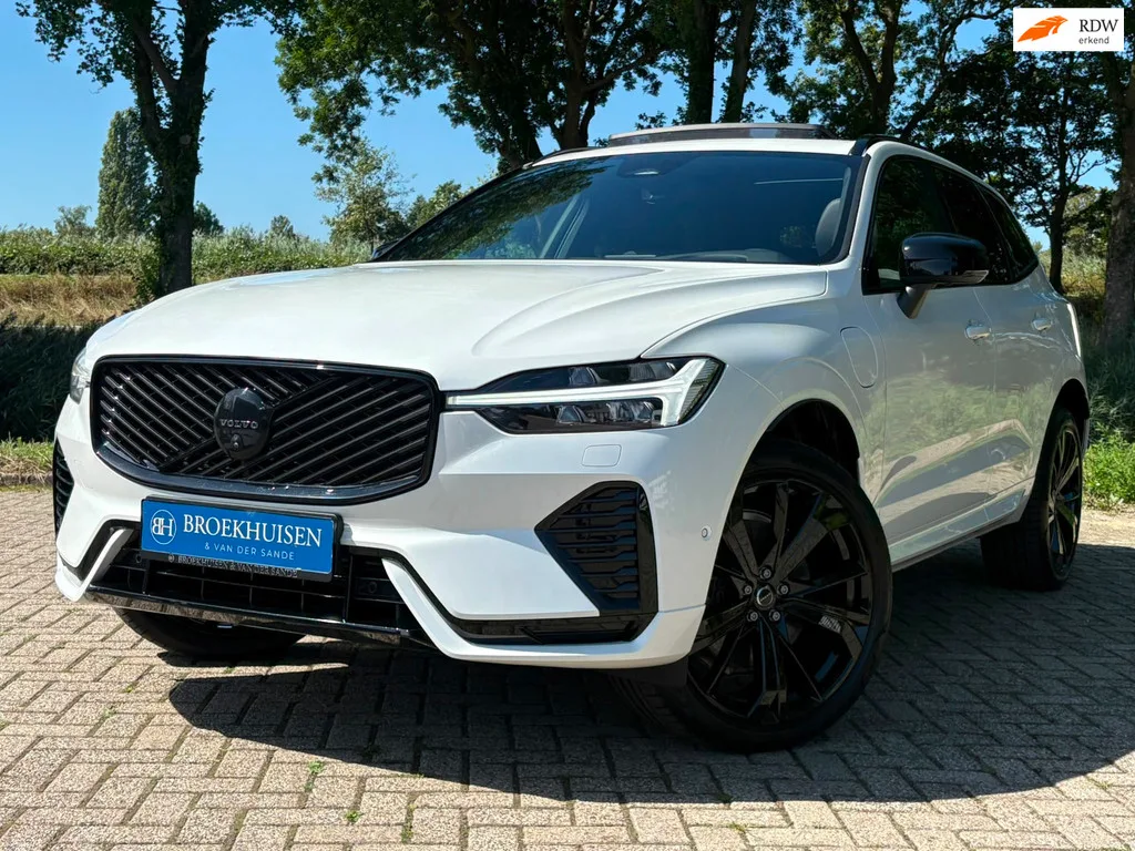 Volvo XC60 (2025) — foto 1