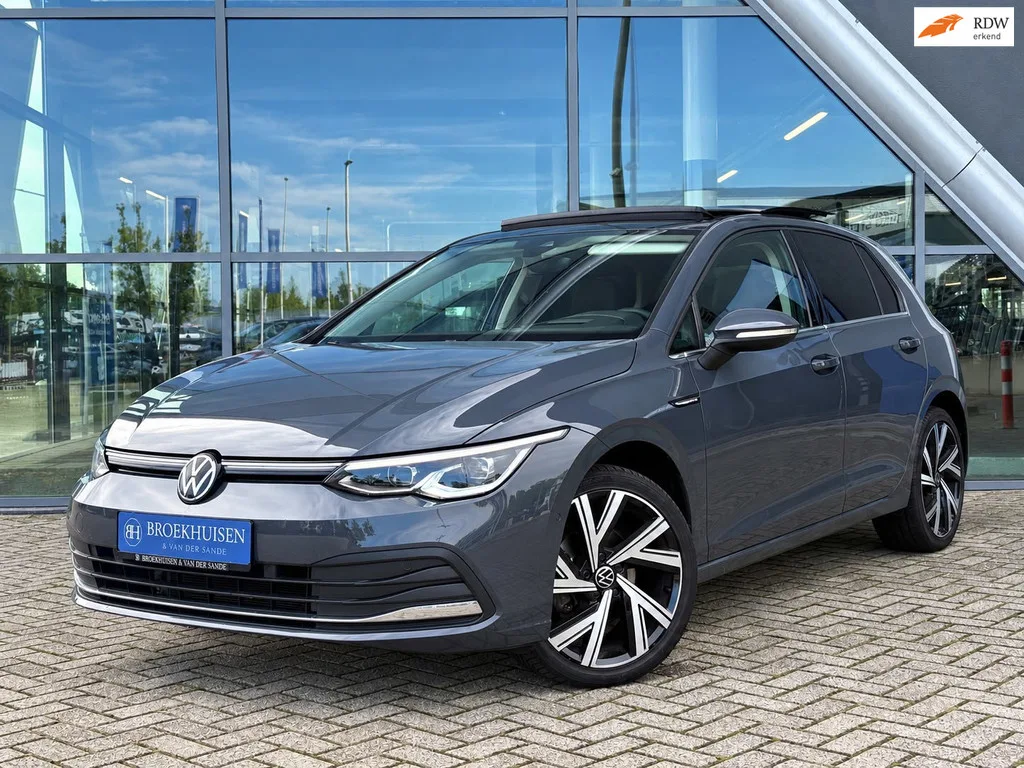 Volkswagen Golf (2022) — foto 1