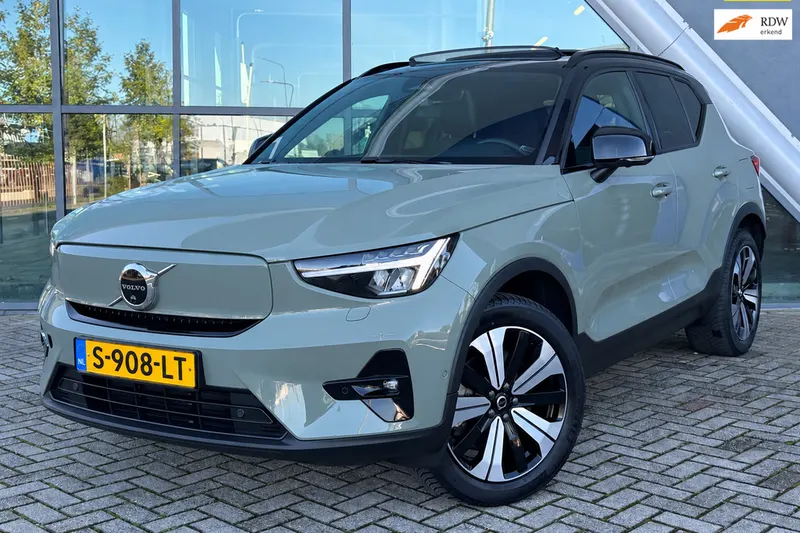 Volvo XC40 (2023)