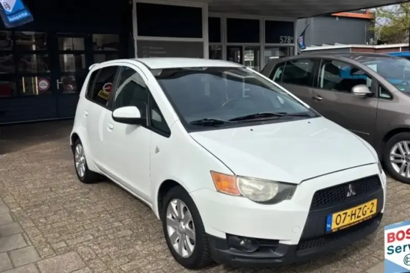 Mitsubishi Colt (2009)