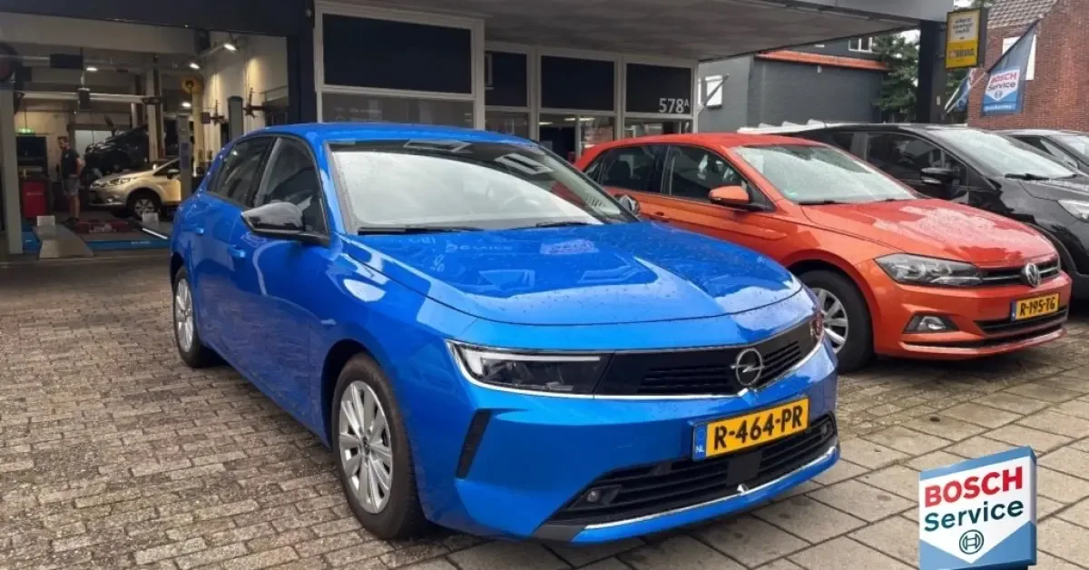 Opel Astra (2022) — foto 1