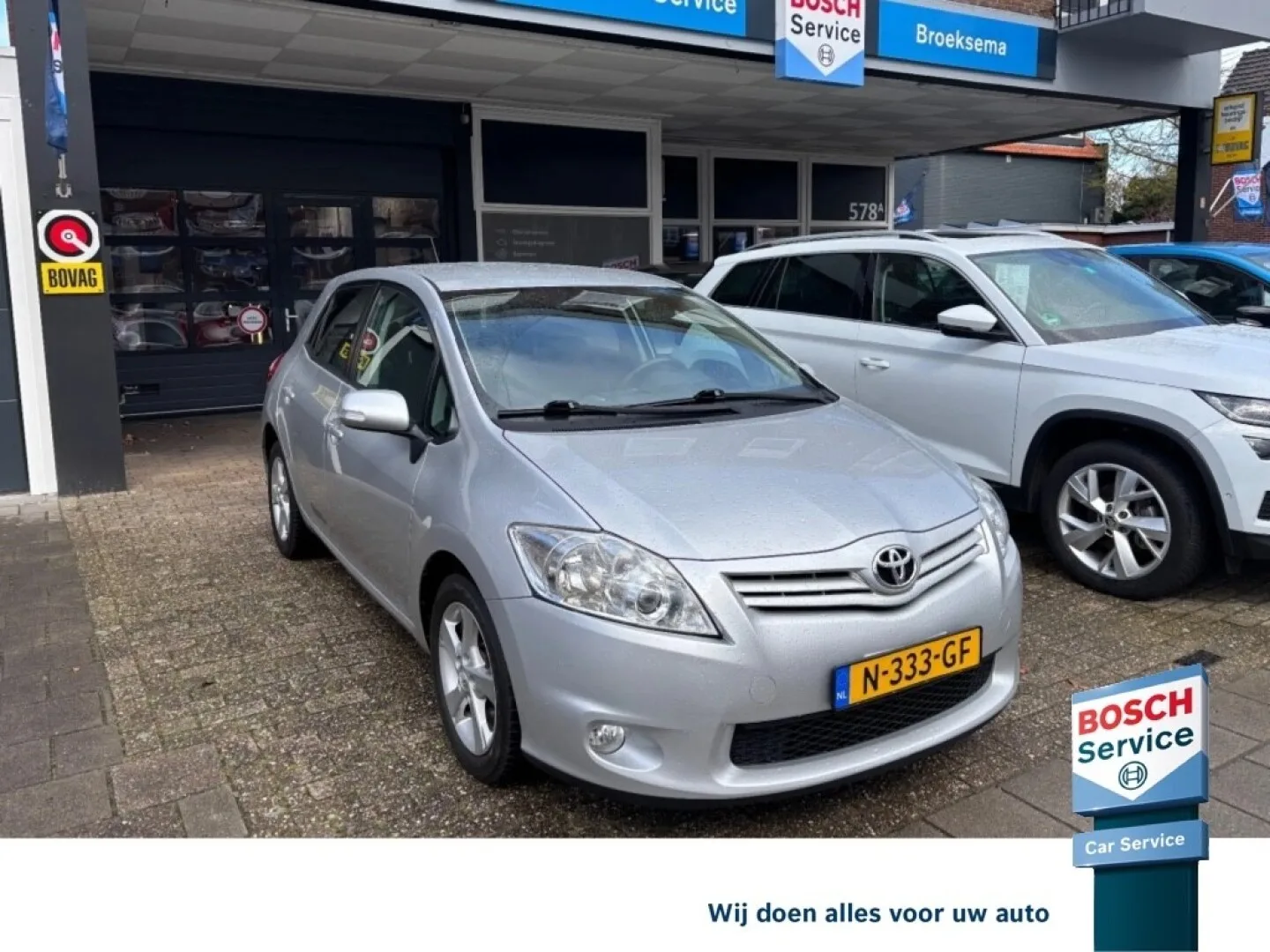 Toyota Auris (2012) — foto 1