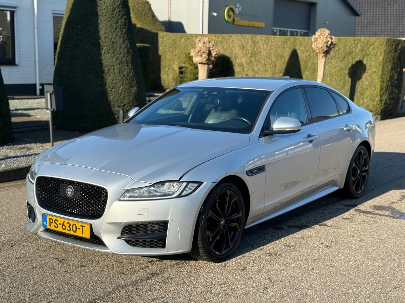 Jaguar XF (2016) — foto 1
