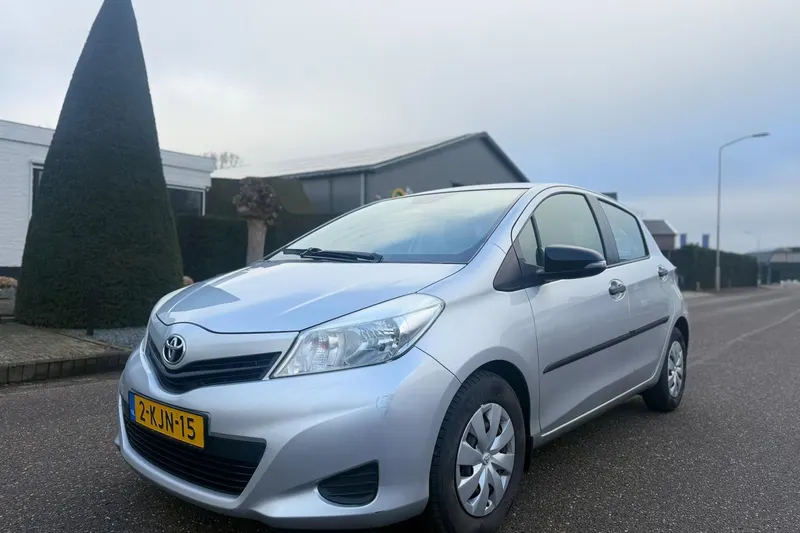 Toyota Yaris (2013)