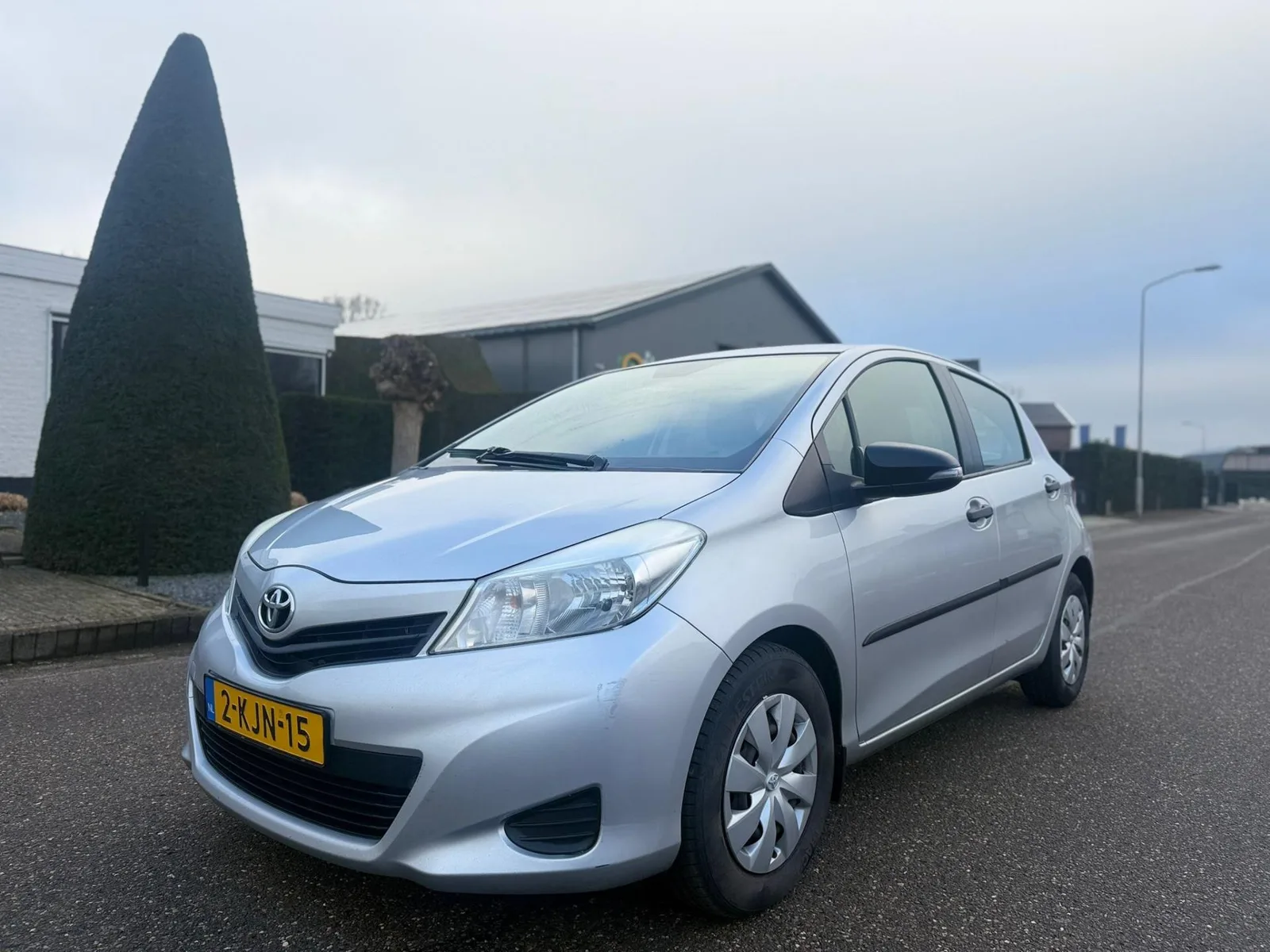 Toyota Yaris (2013) — foto 1