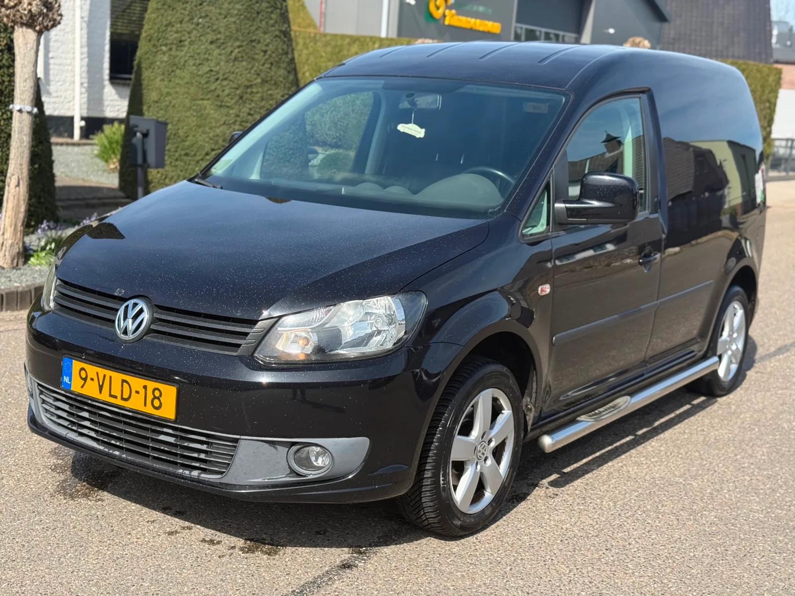 Volkswagen Caddy (2011) — foto 1