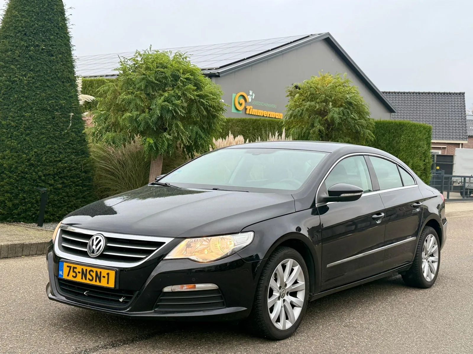 Volkswagen Passat (2010) — foto 1
