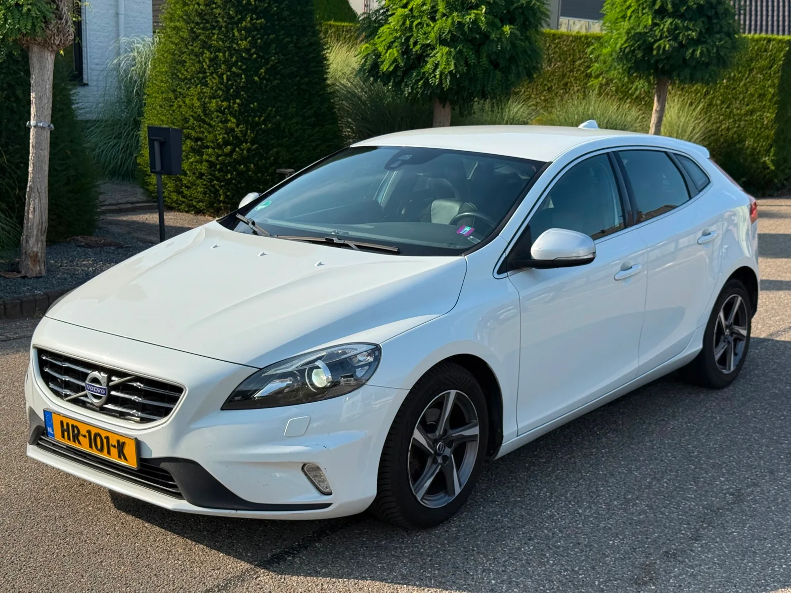 Volvo V40 (2015) — foto 1
