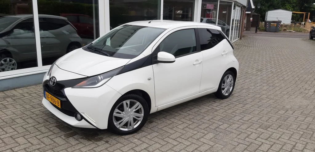 Toyota Aygo (2017) — foto 1