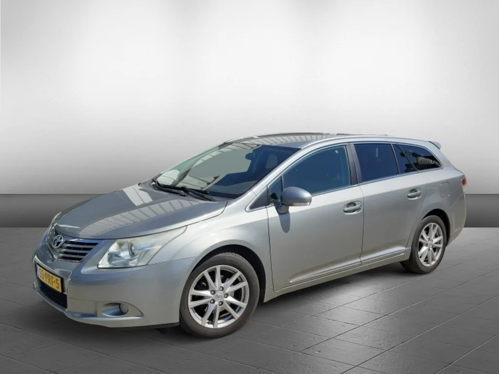 Toyota Avensis (2011) — foto 1