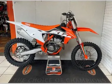 KTM 350 SX F (2022) — foto 1