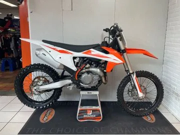 KTM 450 SX-F (2019) — foto 1