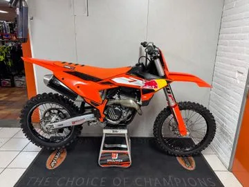 KTM 250 SX-F (2023) — foto 1
