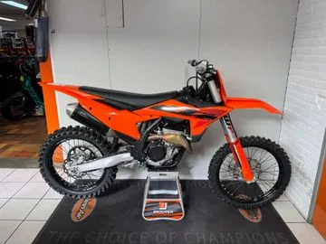 KTM 250 SX-F (2025) — foto 1