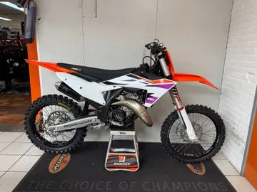 KTM 125 SX (2024) — foto 1