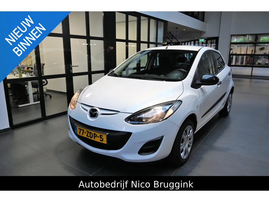 Mazda 2 (2012) — foto 1