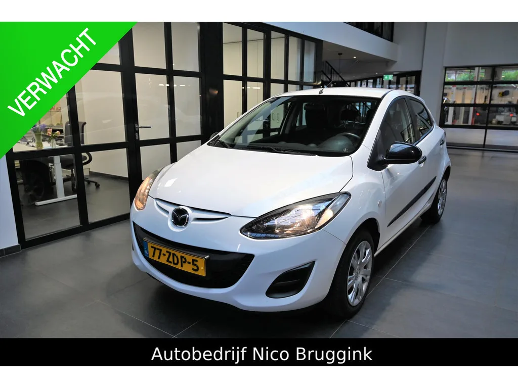 Mazda 2 (2012) — foto 1