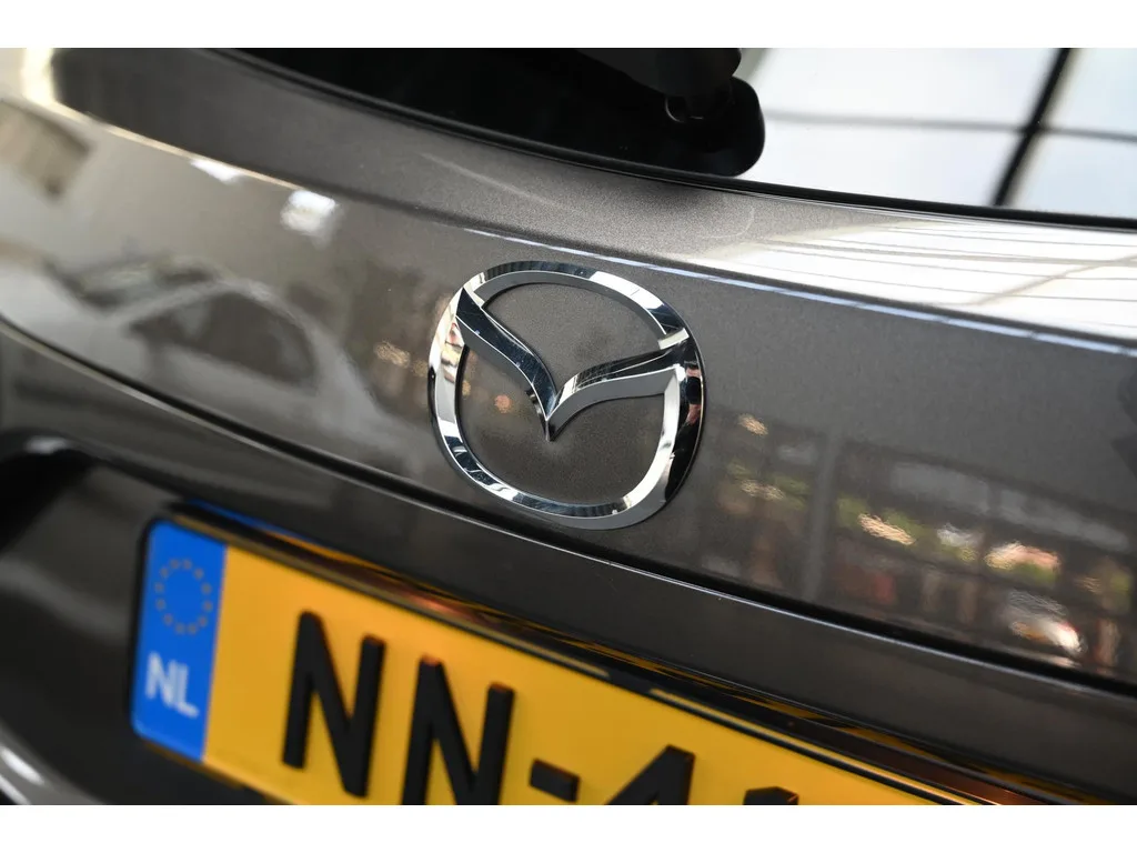 Mazda 3 (2017) — foto 1