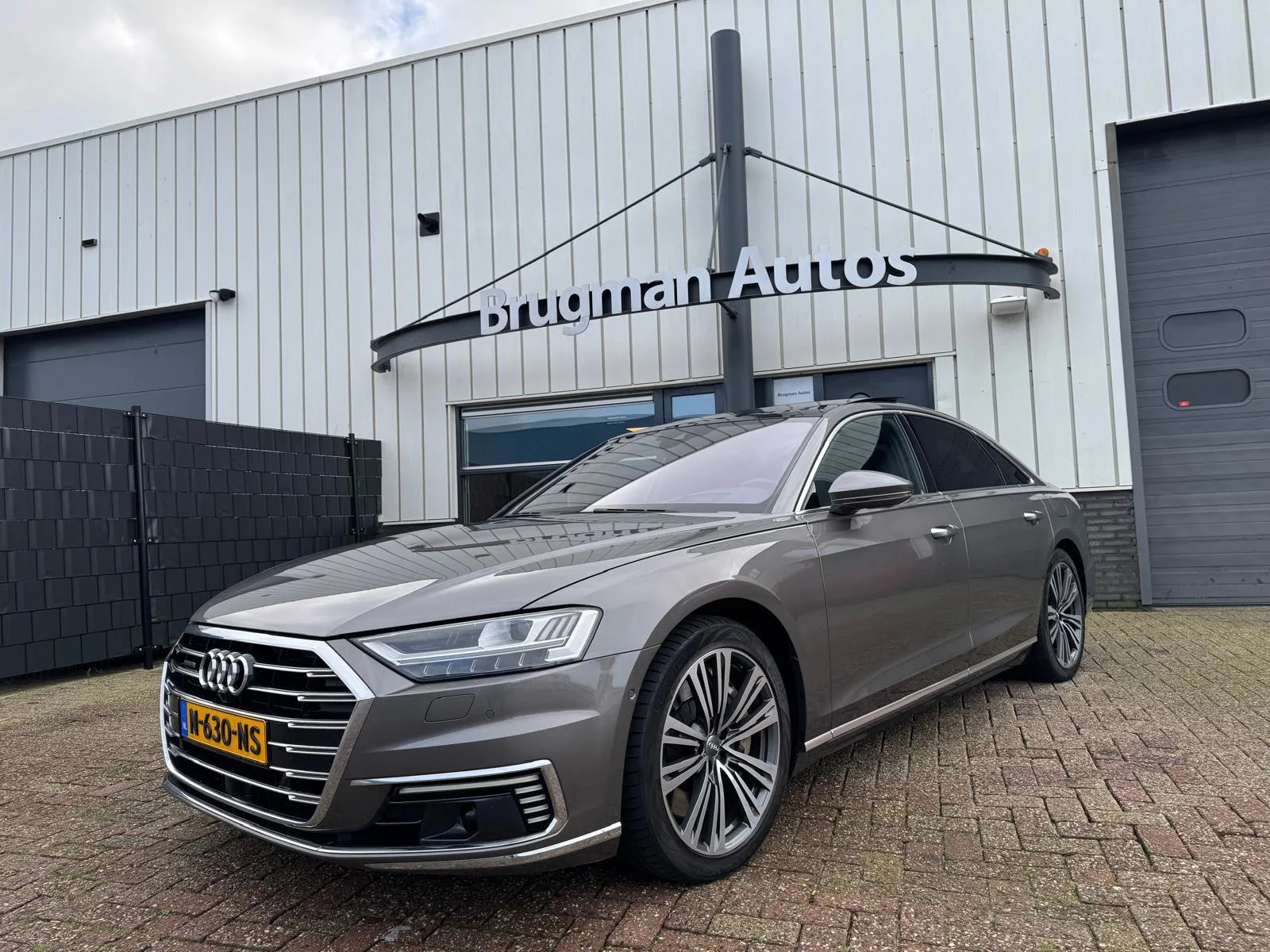 Audi A8 (2021) — foto 1