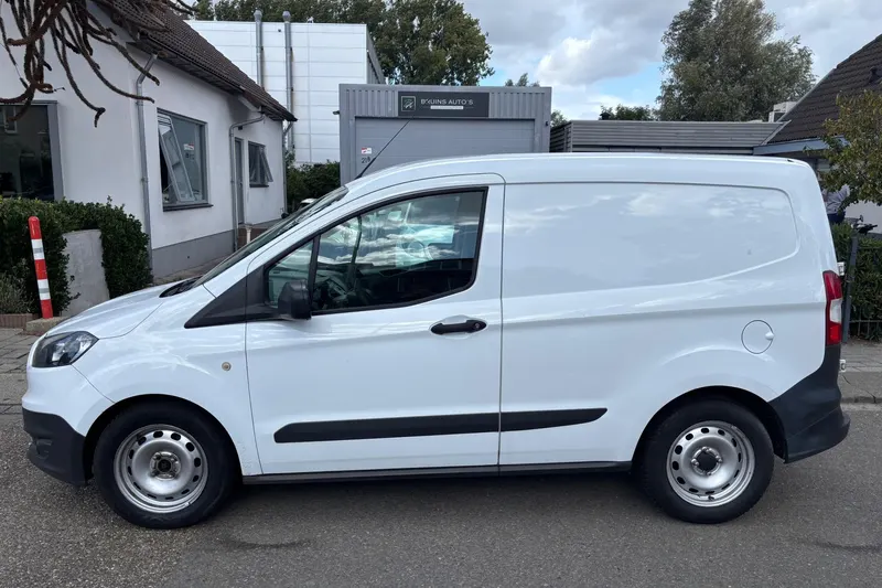Ford Transit Courier (2017)
