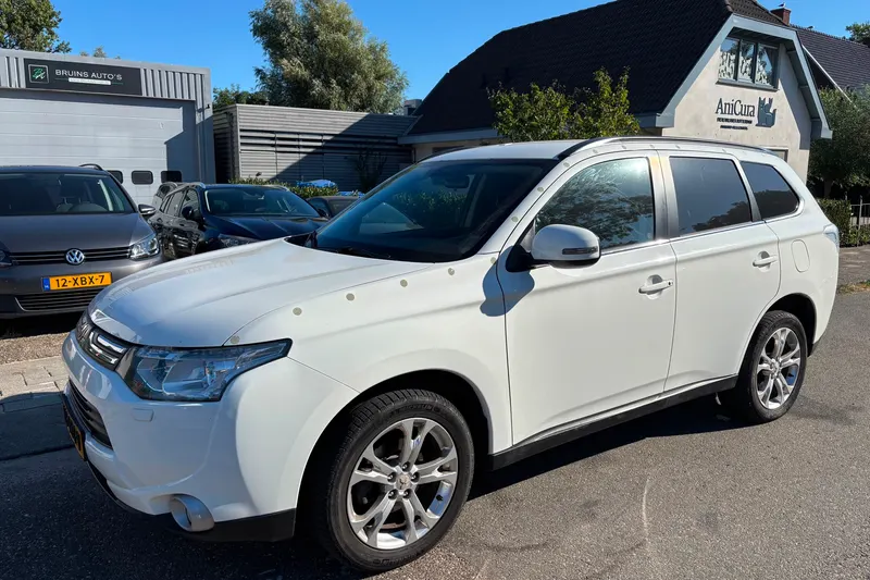 Mitsubishi Outlander (2014)
