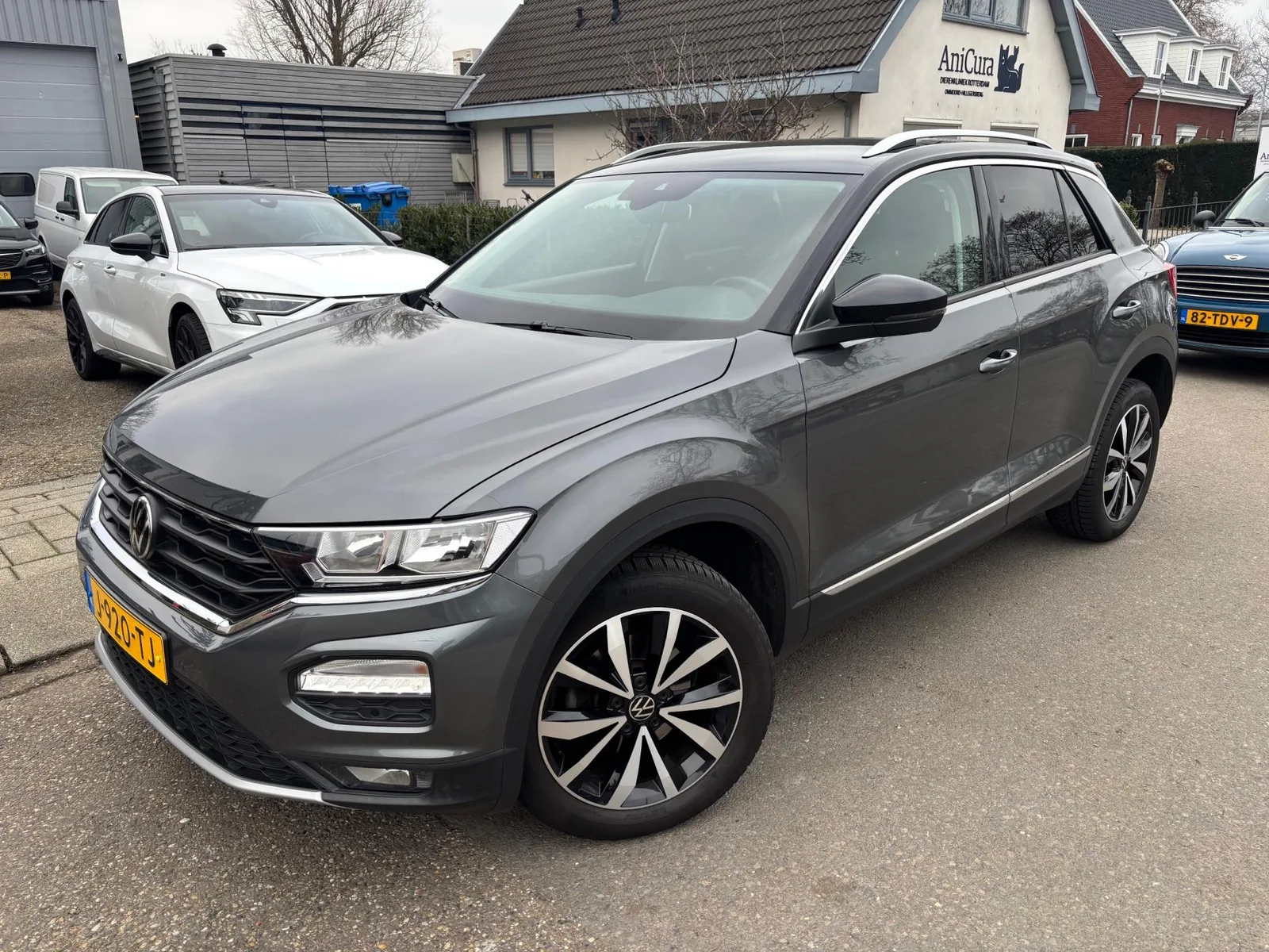 Volkswagen T-Roc (2020) — foto 1