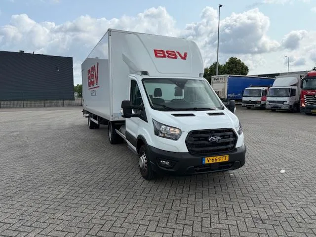 Ford Transit (2024) — foto 1