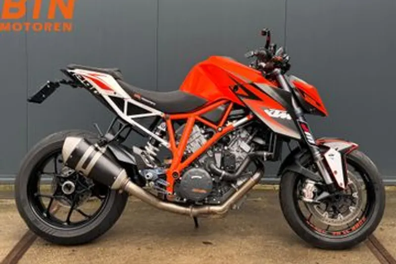 KTM 1290 SuperDuke R (2017)