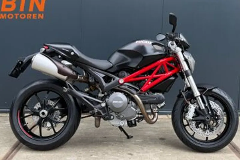 Ducati 796 Monster (2011)