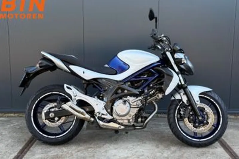 Suzuki SFV 650 Gladius (2012)
