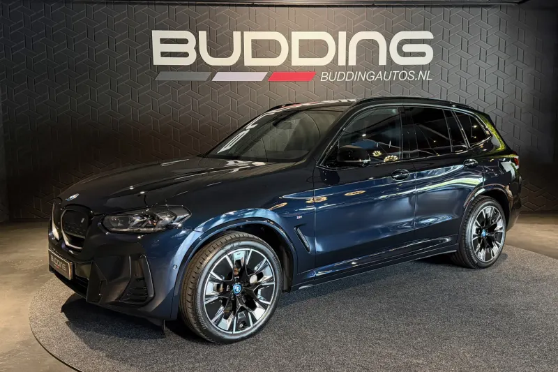 BMW iX3 (2023)