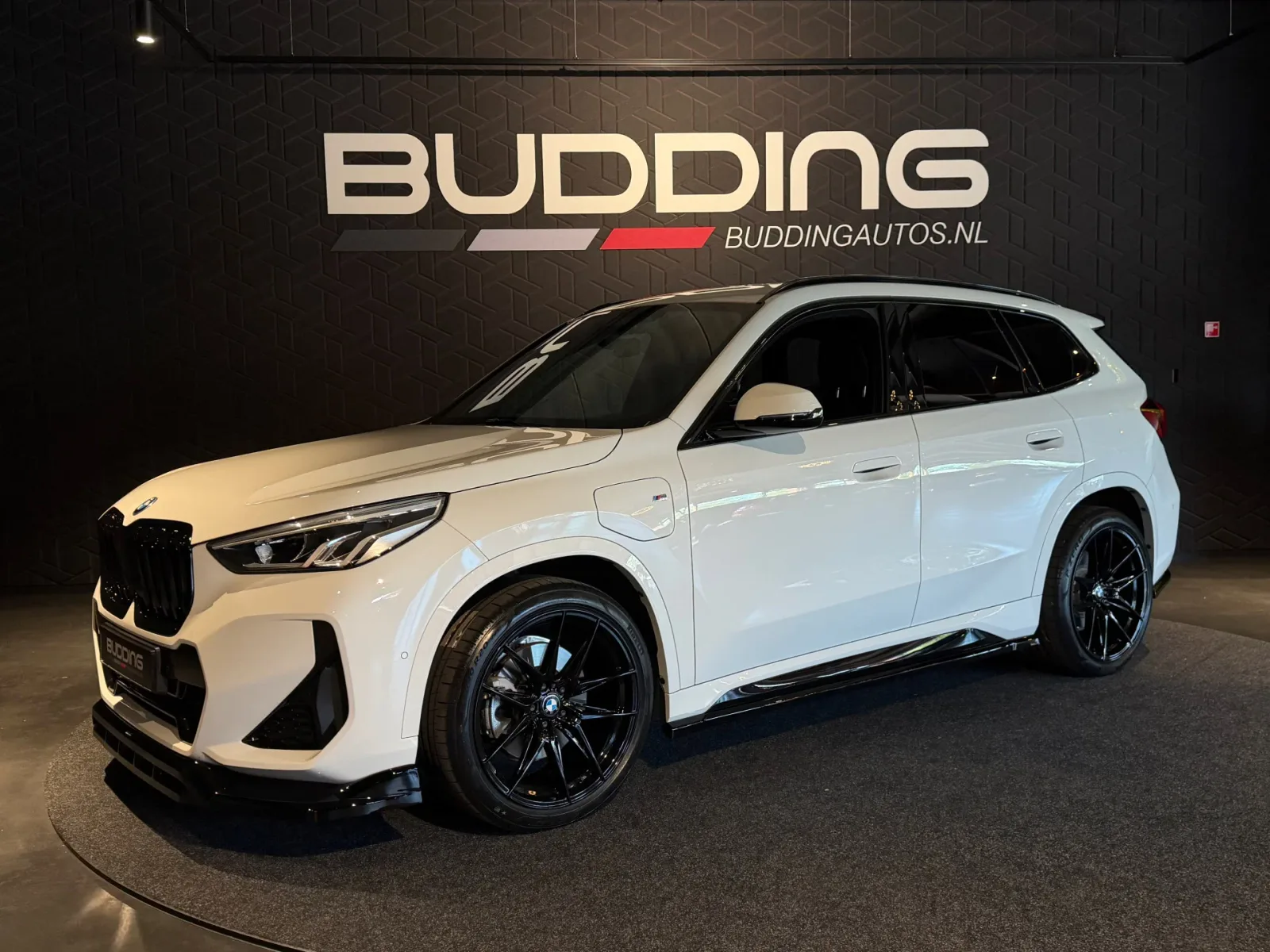 BMW X1 (2023) — foto 1