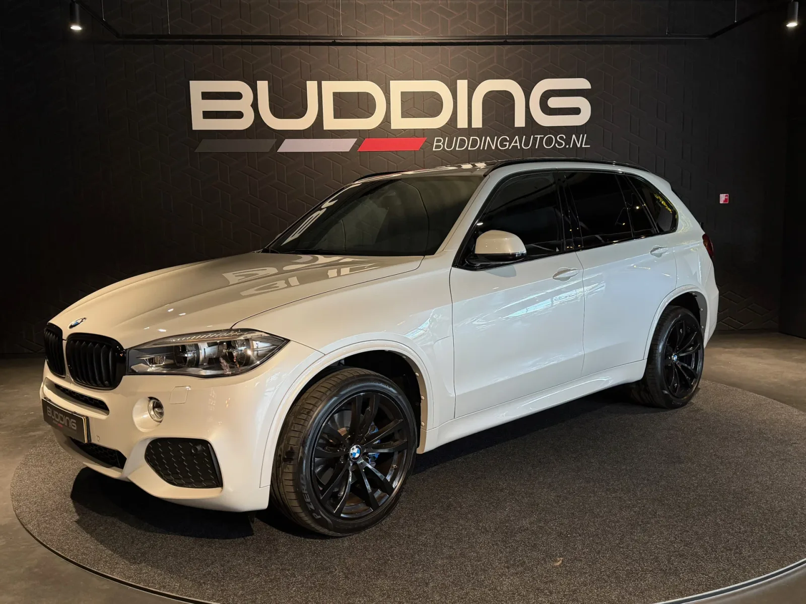 BMW X5 (2015) — foto 1